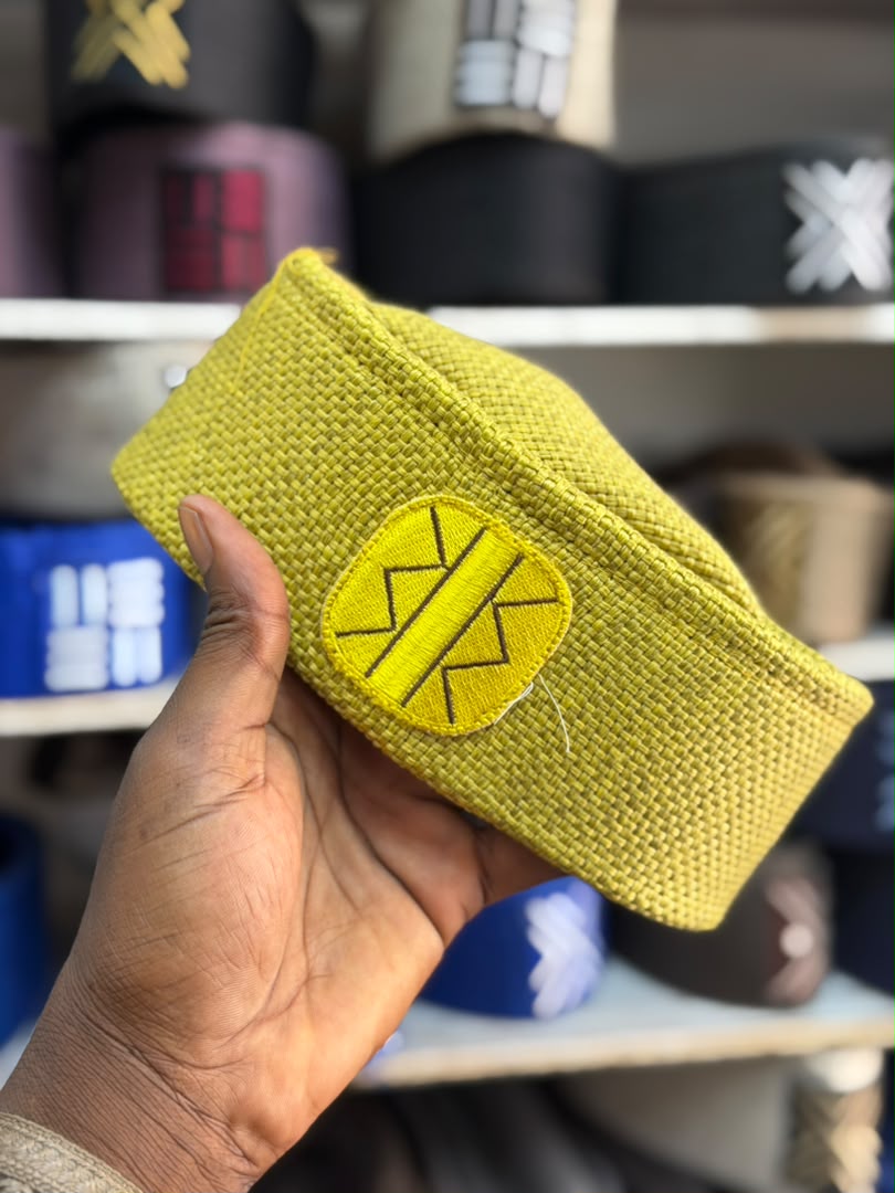 Bonnet togolais jaune vif